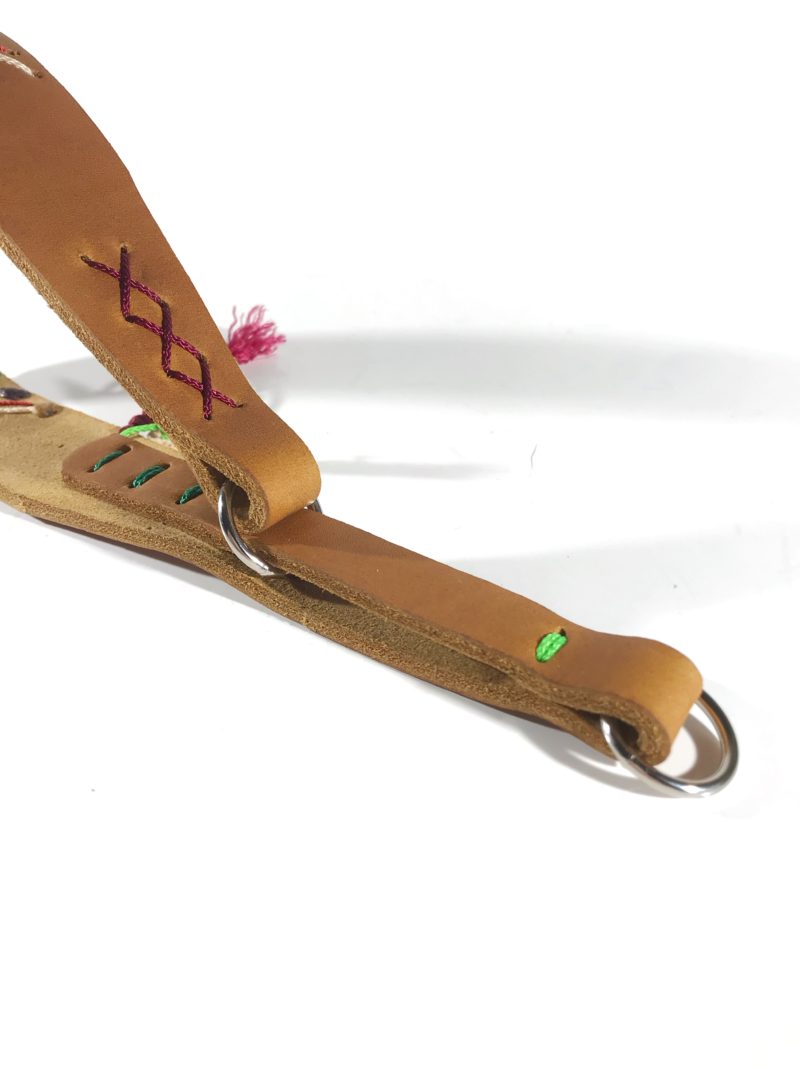 Modell Emelie Halsband für Windhunde mit Zugstop Funktion aus Fettleder und mit Ethno Muster